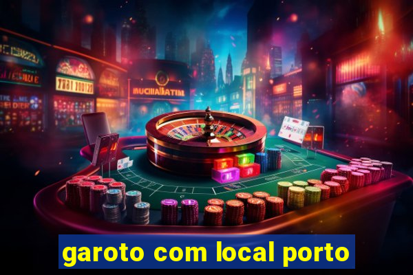 garoto com local porto